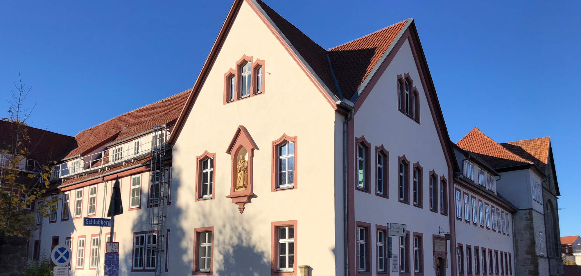 Martin-Luther-Gymnasium von außen